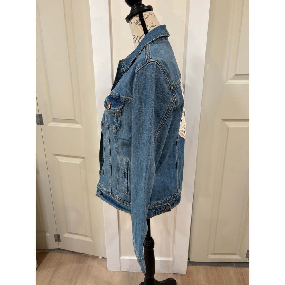 Denim Reworked Heart Patch Jean Jacket Size Medium - Picture 3 of 8